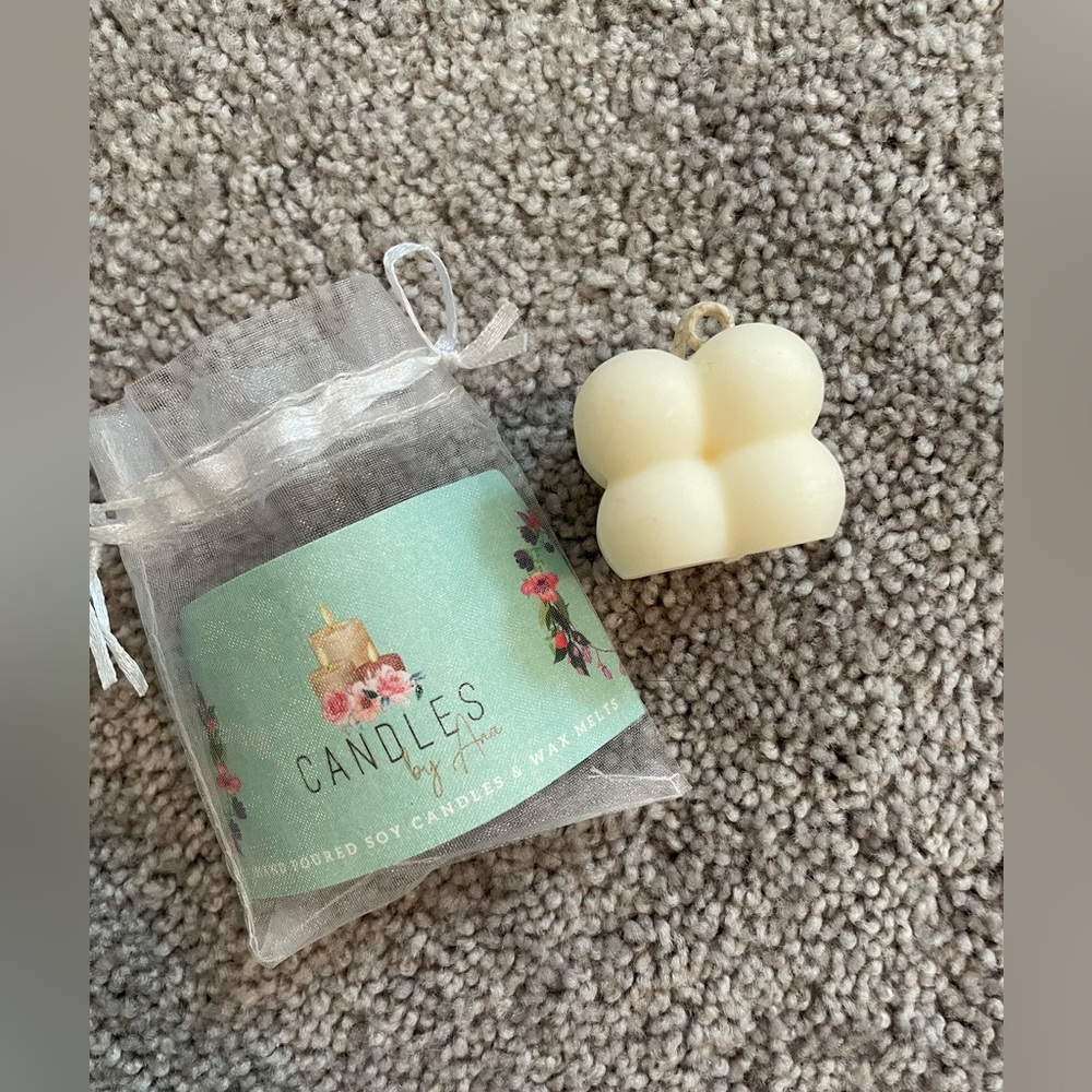 Mini candle 🕯️hand poured soy wax